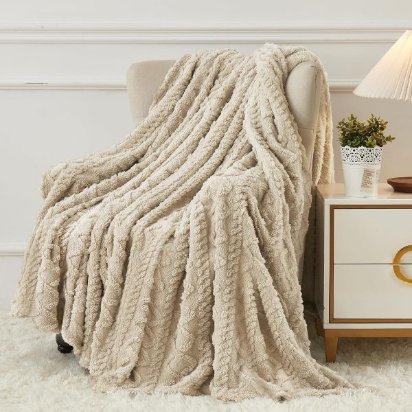 Soft fleece blanket 50x60 inches, lightweight and warm sofa blanket